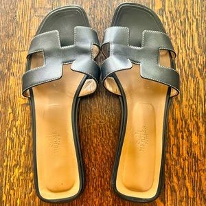 HERMES ORAN SANDAL BLACK SIZE 37